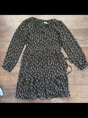 Black Floral Long Sleeve Tie-Waist Dress